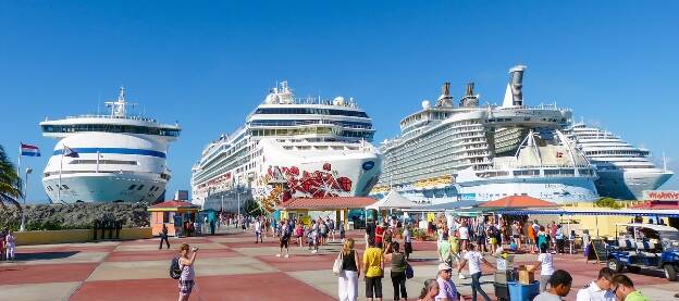 AIDAvita im Sint Maarten Cruise Port