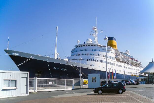 Saga Ruby von Saga Cruises in Warnemünde (Deutschland)