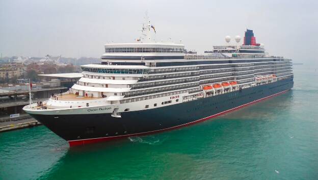 Queen Elizabeth von Cunard Line in Venedig (Italien)