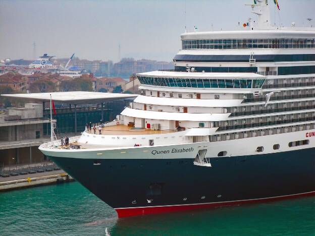 Queen Elizabeth von Cunard Line in Venedig (Italien)