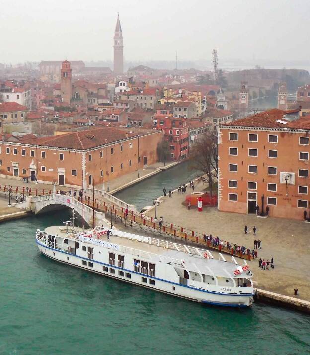 Hotel-Barge La Bella Vita von European Waterways