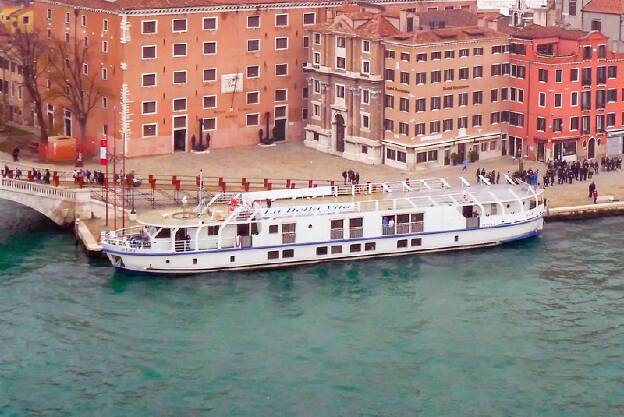 Hotel-Barge La Bella Vita von European Waterways