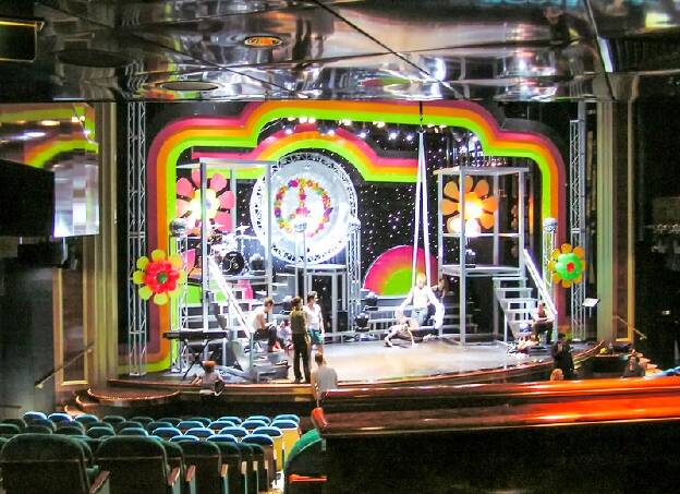 Norwegian Jewel - Stardust Theater