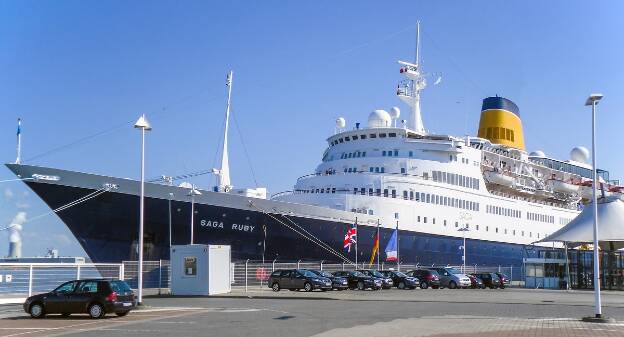 Saga Ruby von Saga Cruises in Warnemünde (Deutschland)