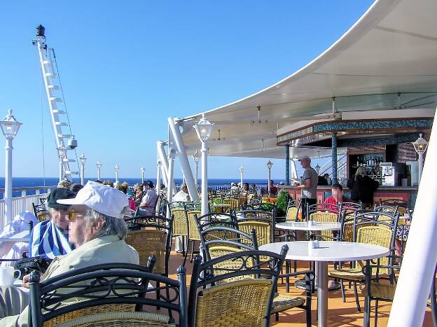 Norwegian Jewel - Great Outdoors Bar