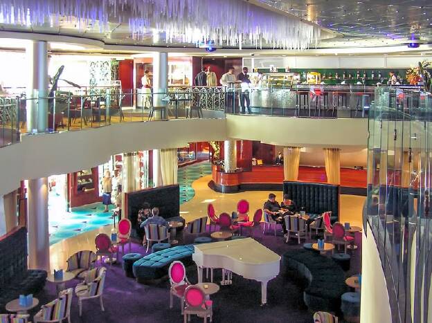 Norwegian Jewel - Java Café im Crystal Atrium